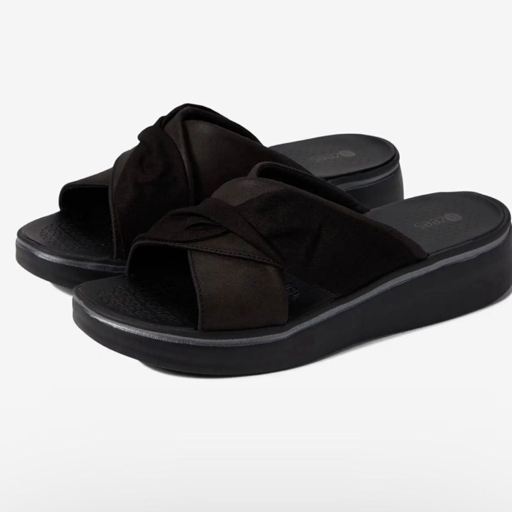 BZEES TAKE A BOW WOMENS MIXED MEDIA SLIP ON WEDGE SANDALS